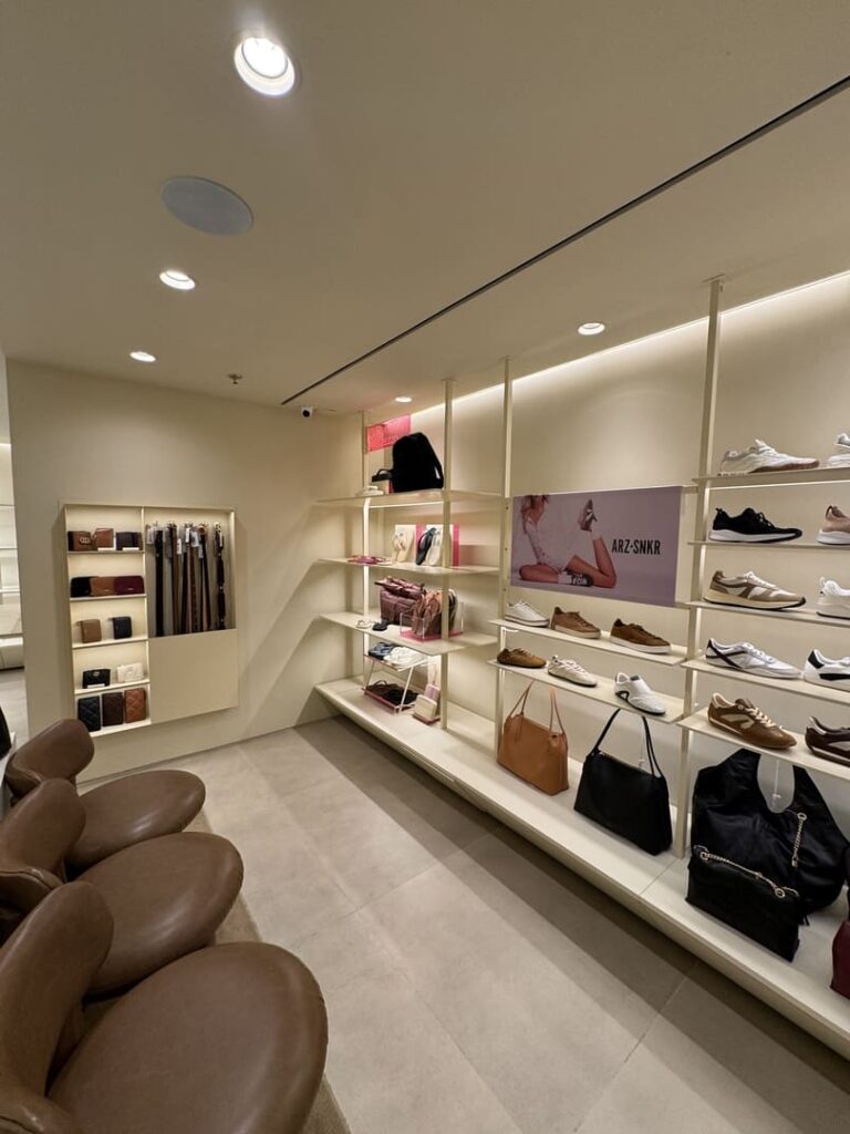 Santa Irreverência - Arezzo – Rio Design Barra