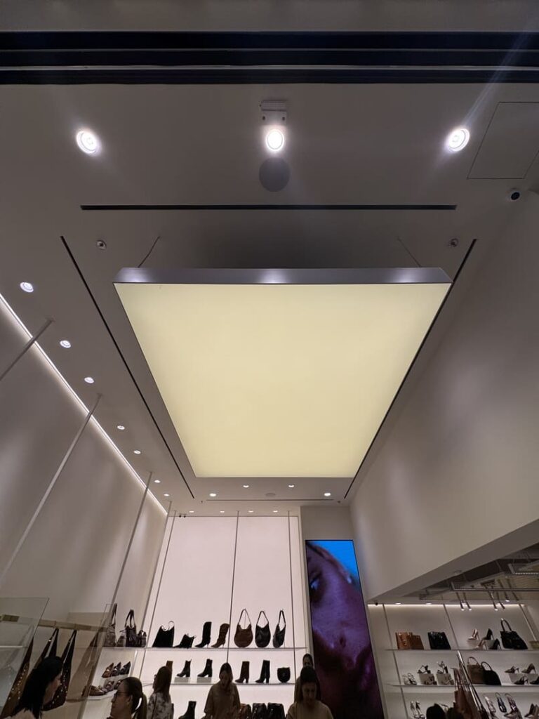 Santa Irreverência - Arezzo – Rio Design Barra