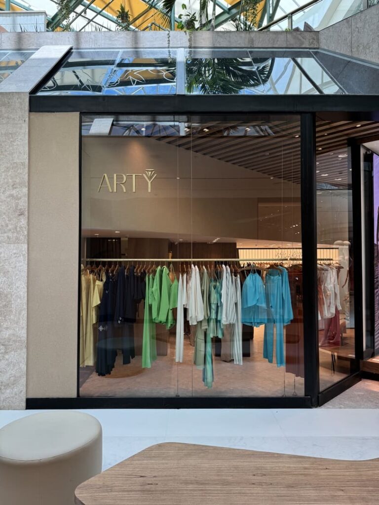 Santa Irreverência - Arty – Barra Shopping