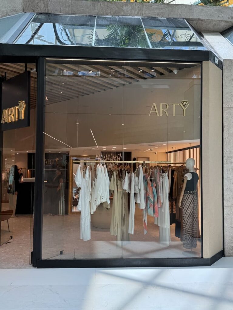 Santa Irreverência - Arty – Barra Shopping