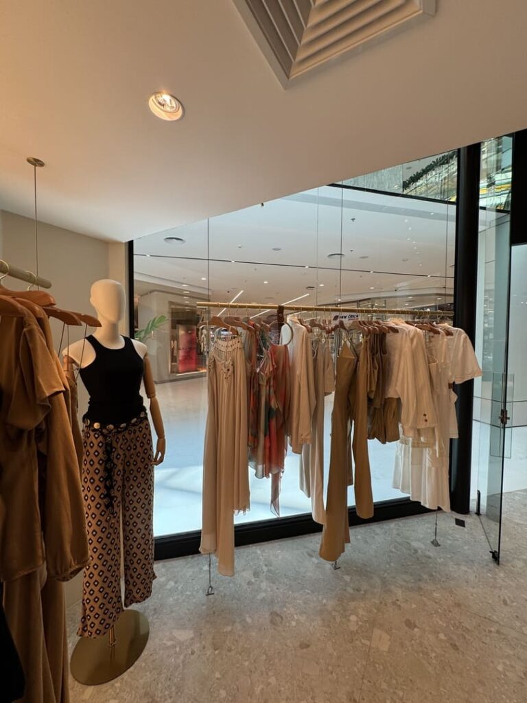 Santa Irreverência - Arty – Barra Shopping