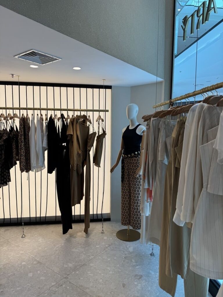 Santa Irreverência - Arty – Barra Shopping