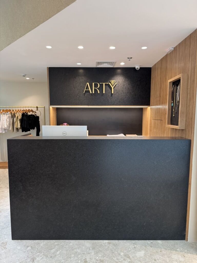 Santa Irreverência - Arty – Barra Shopping