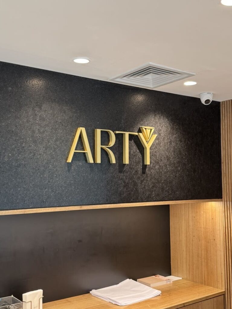 Santa Irreverência - Arty – Barra Shopping