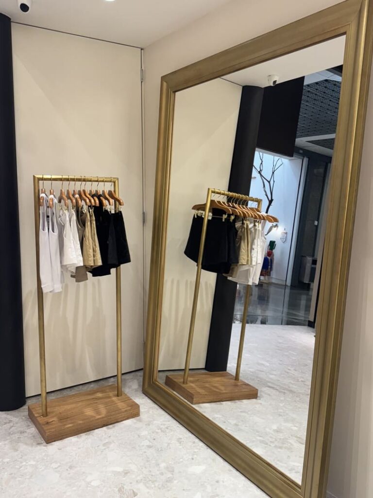 Santa Irreverência - Arty – Rio Design Shopping