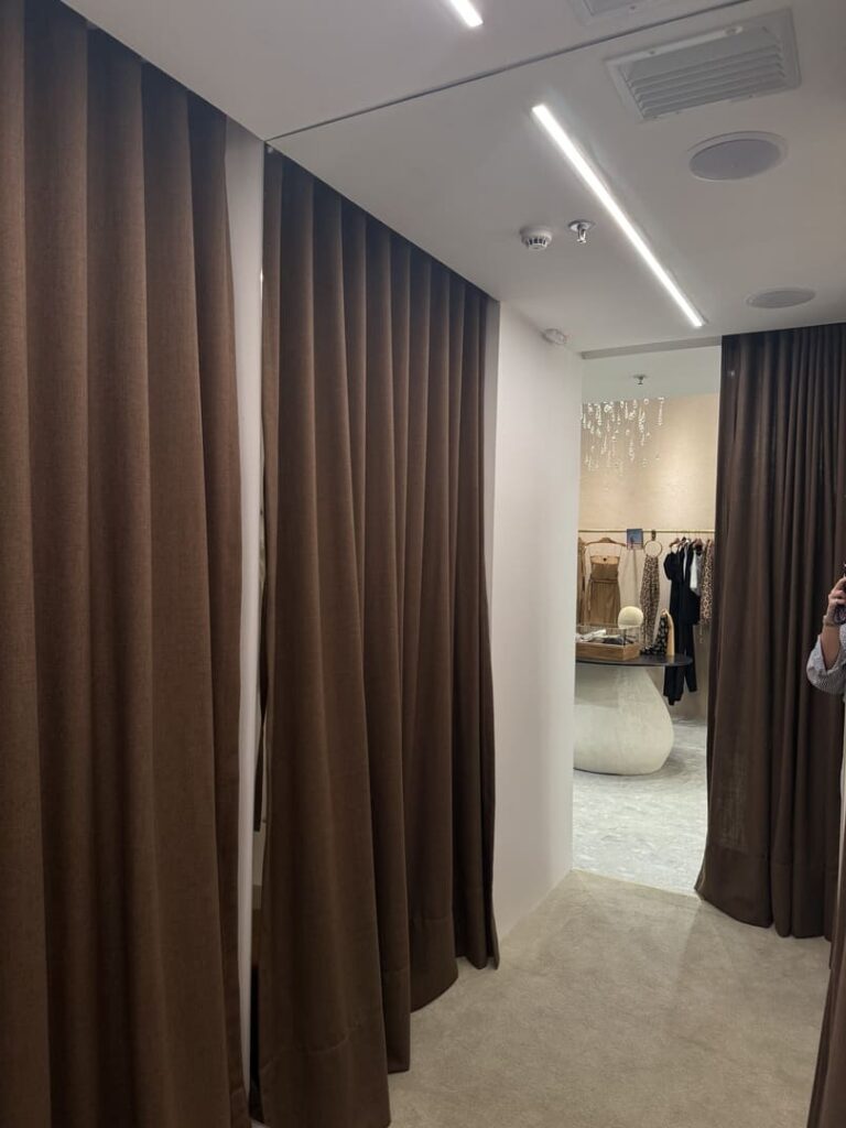 Santa Irreverência - Arty – Rio Design Shopping