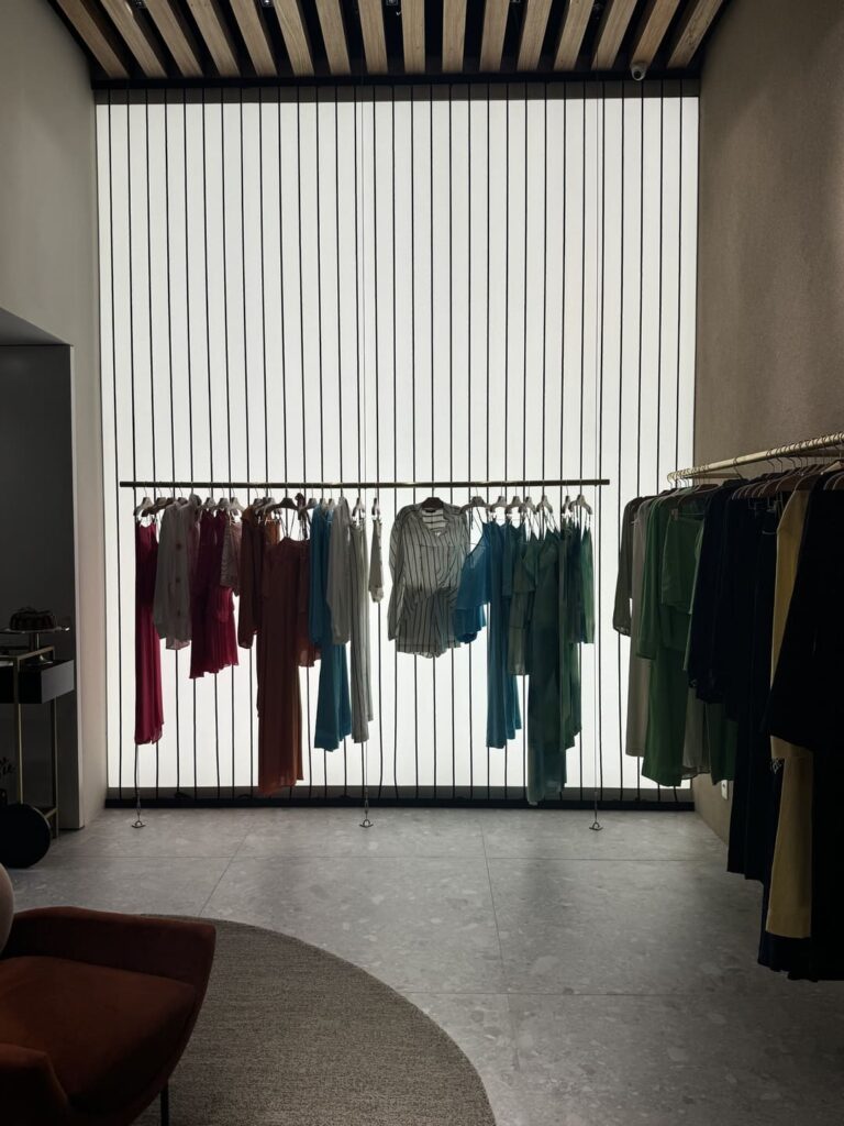 Santa Irreverência - Arty – Rio Design Shopping