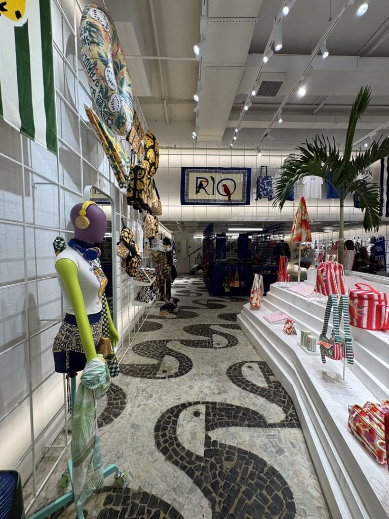 Santa Irreverência - Farm ETC – Barra Shopping