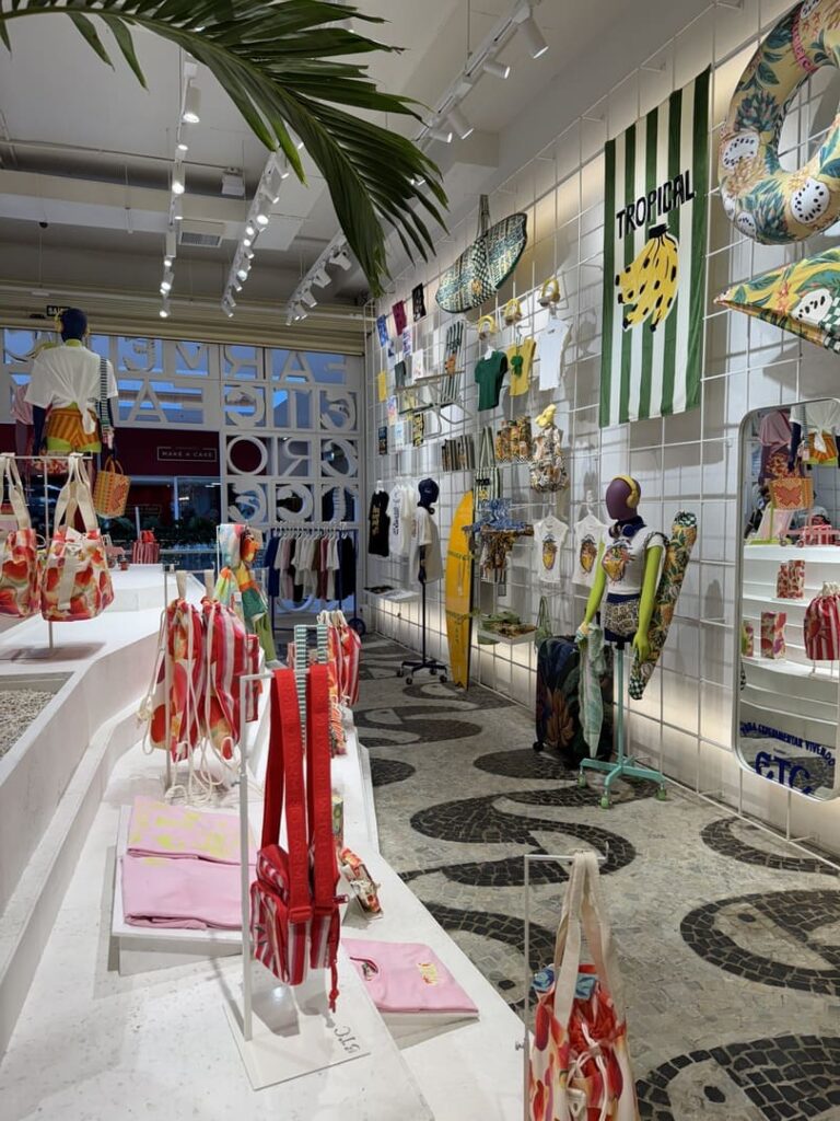 Santa Irreverência - Farm ETC – Barra Shopping