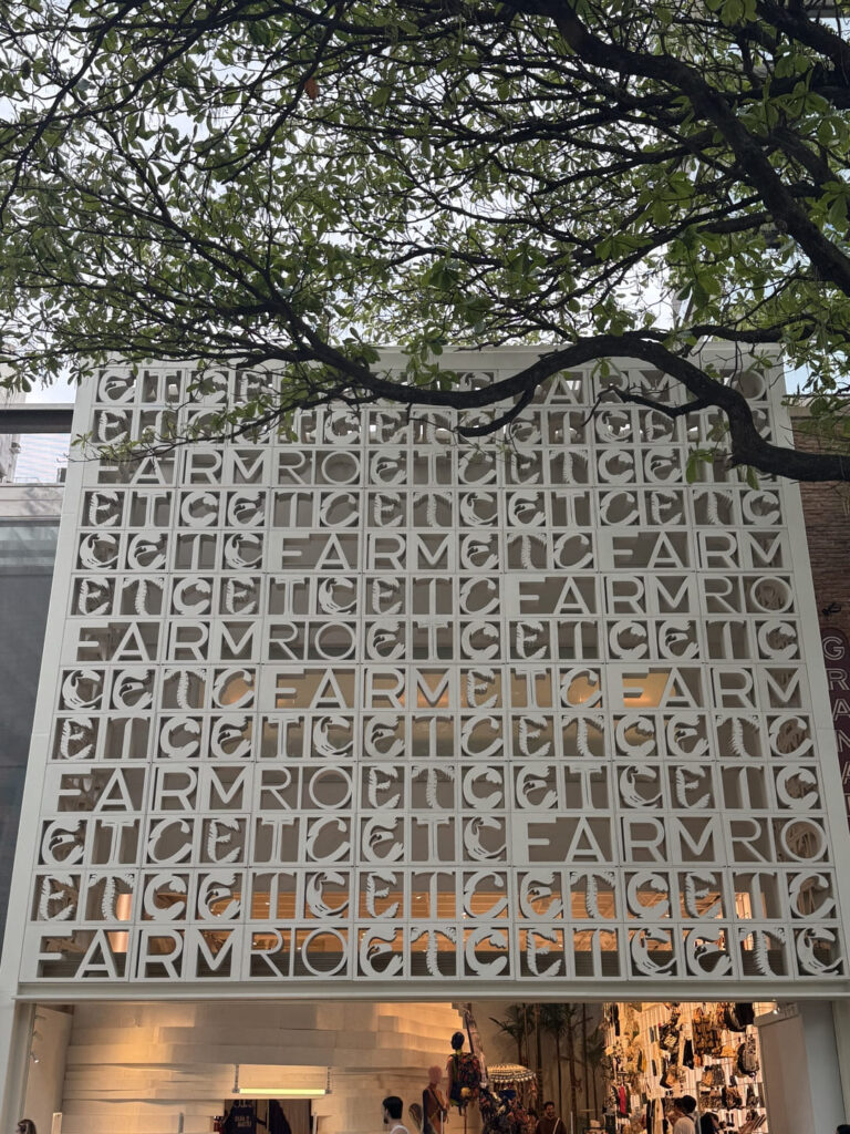 Santa Irreverência - Farm ETC flagship – Ipanema