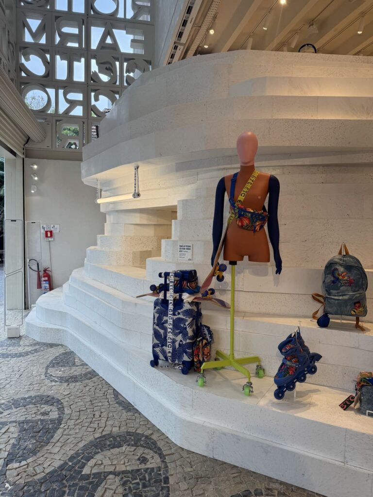 Santa Irreverência - Farm ETC flagship – Ipanema