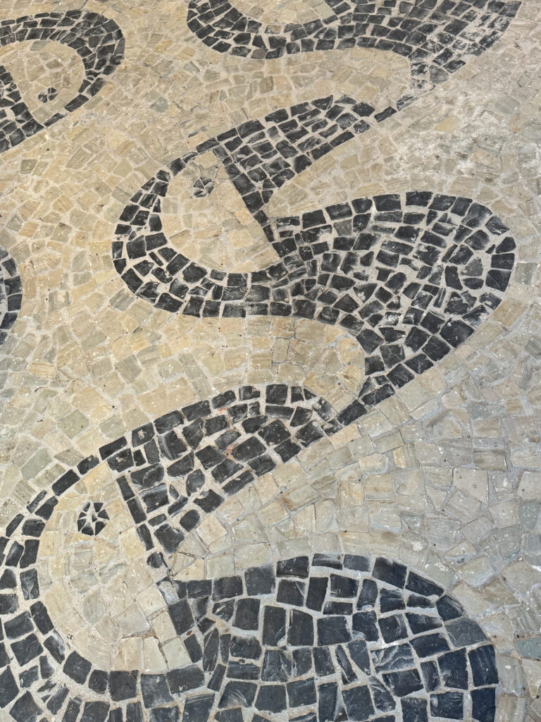 Santa Irreverência - Farm ETC flagship – Ipanema