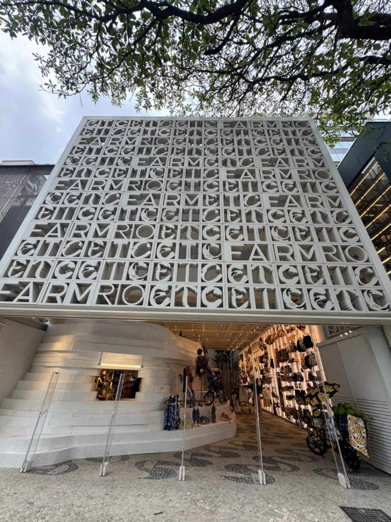 Santa Irreverência - Farm ETC flagship – Ipanema