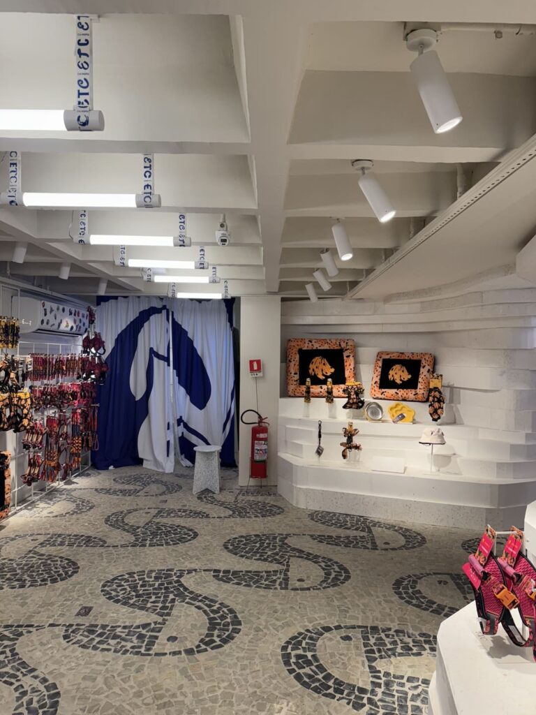 Santa Irreverência - Farm ETC flagship – Ipanema