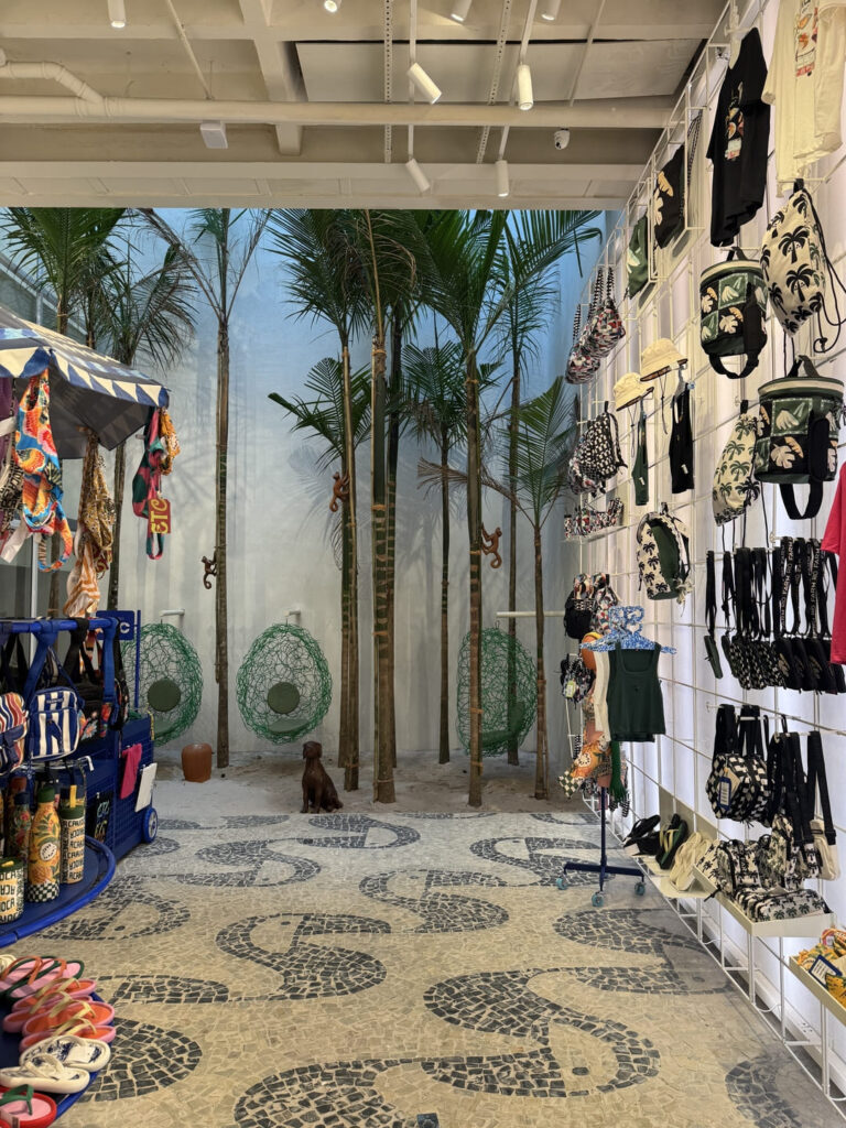 Santa Irreverência - Farm ETC flagship – Ipanema