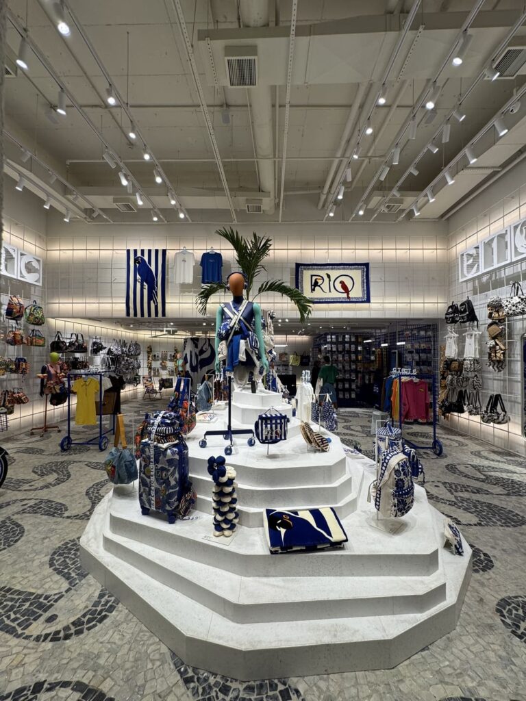 Santa Irreverência - Farm ETC – Rio Design Barra