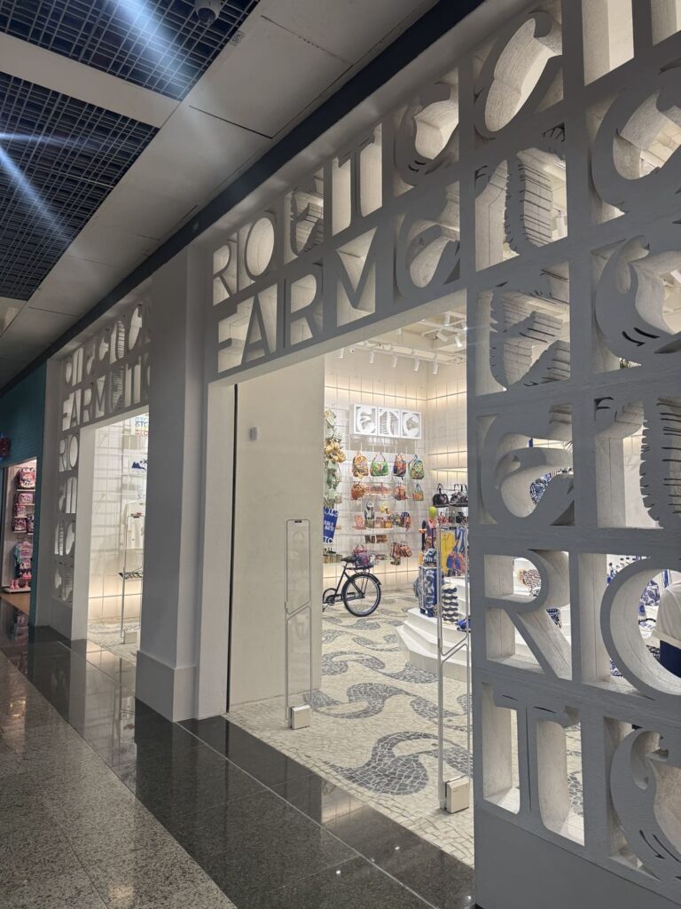 Santa Irreverência - Farm ETC – Rio Design Barra