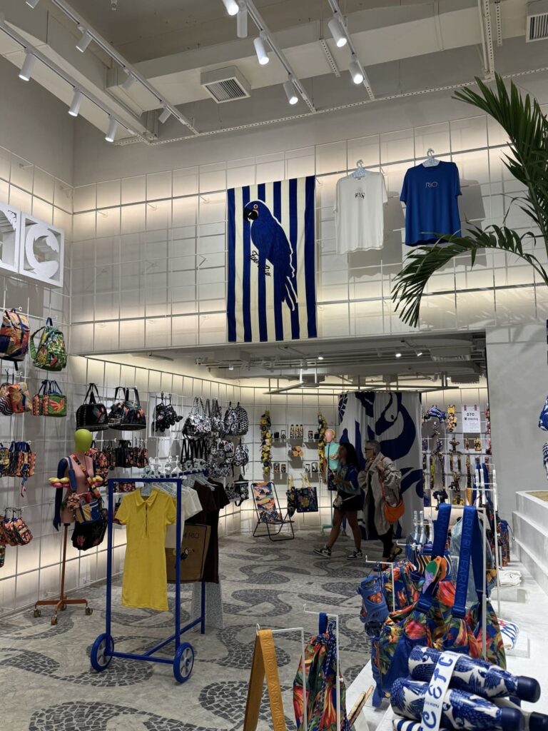 Santa Irreverência - Farm ETC – Rio Design Barra