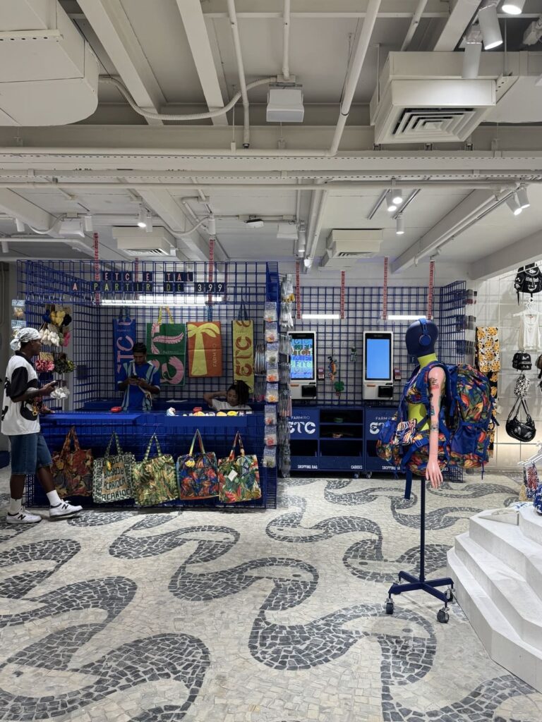 Santa Irreverência - Farm ETC – Rio Design Barra