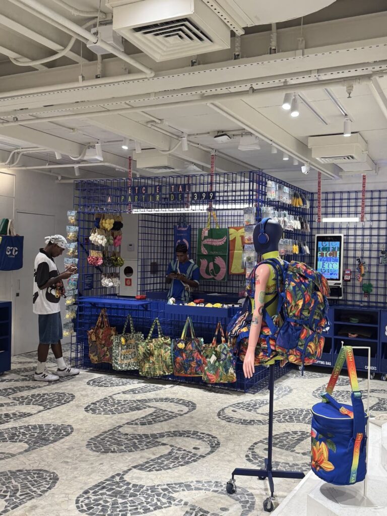 Santa Irreverência - Farm ETC – Rio Design Barra