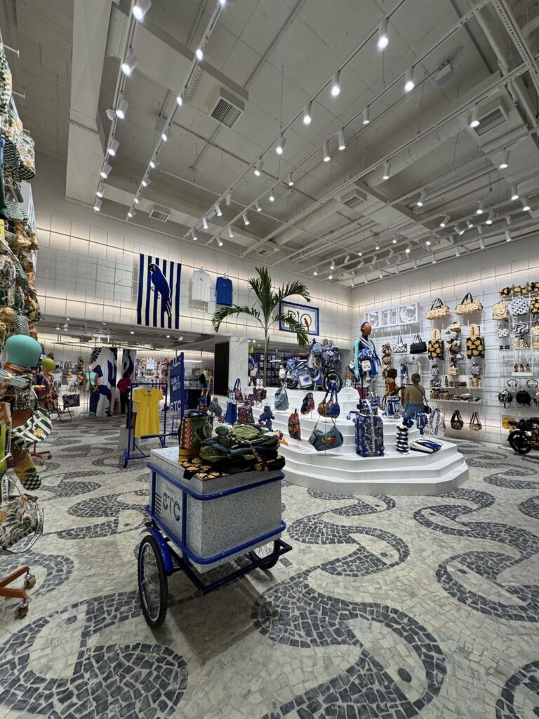 Santa Irreverência - Farm ETC – Rio Design Barra