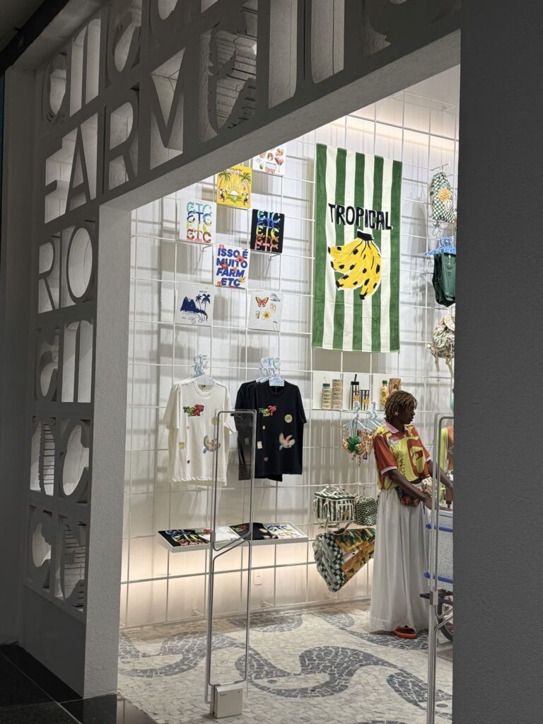 Santa Irreverência - Farm ETC – Rio Design Barra