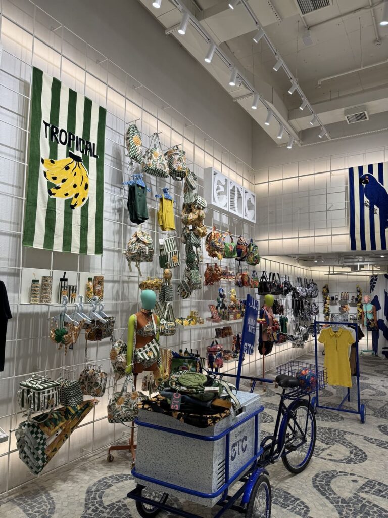 Santa Irreverência - Farm ETC – Rio Design Barra