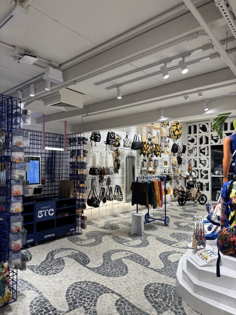 Santa Irreverência - Farm ETC – Rio Design Barra