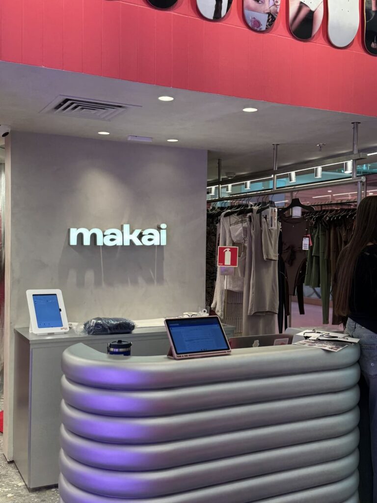 Santa Irreverência - Makai – Barra Shopping