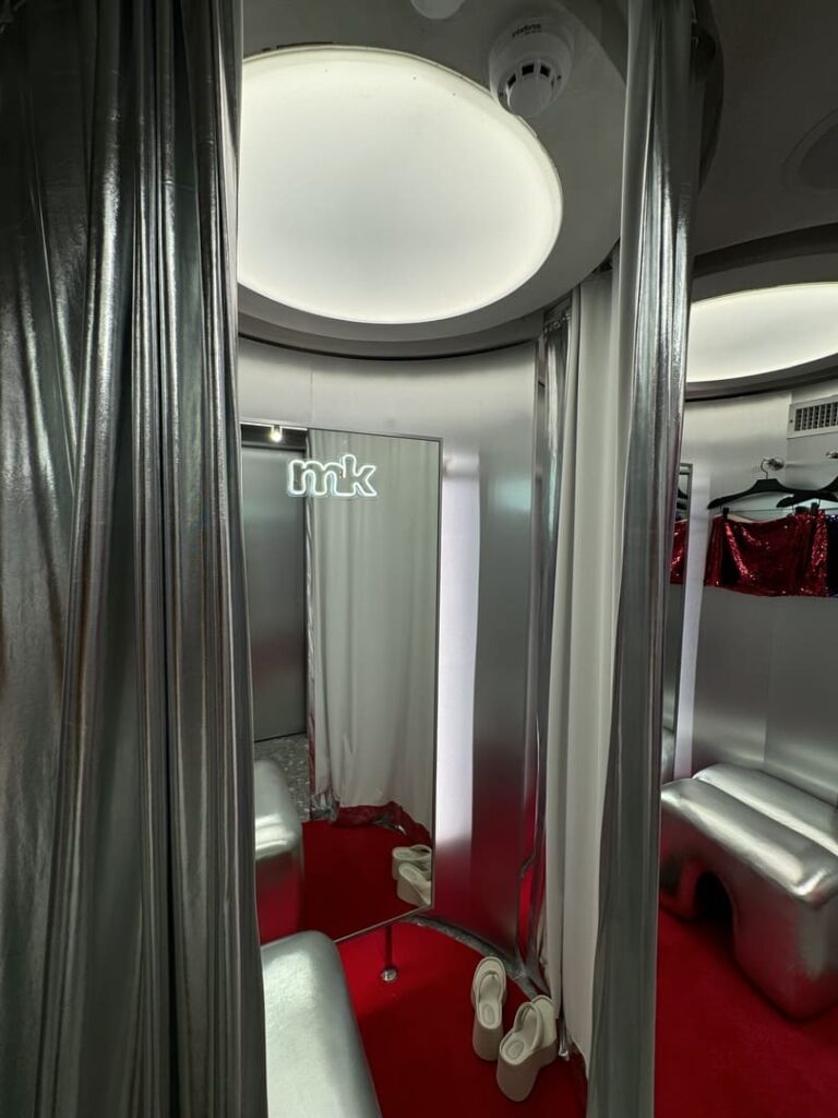 Santa Irreverência - Makai – Barra Shopping